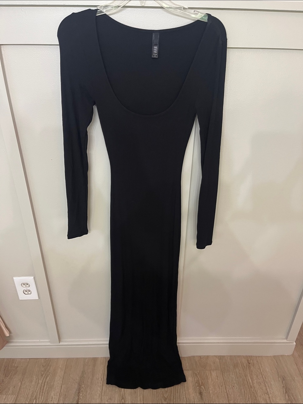 Skims- Long Sleeve Black Scoop Neck Maxi Dress